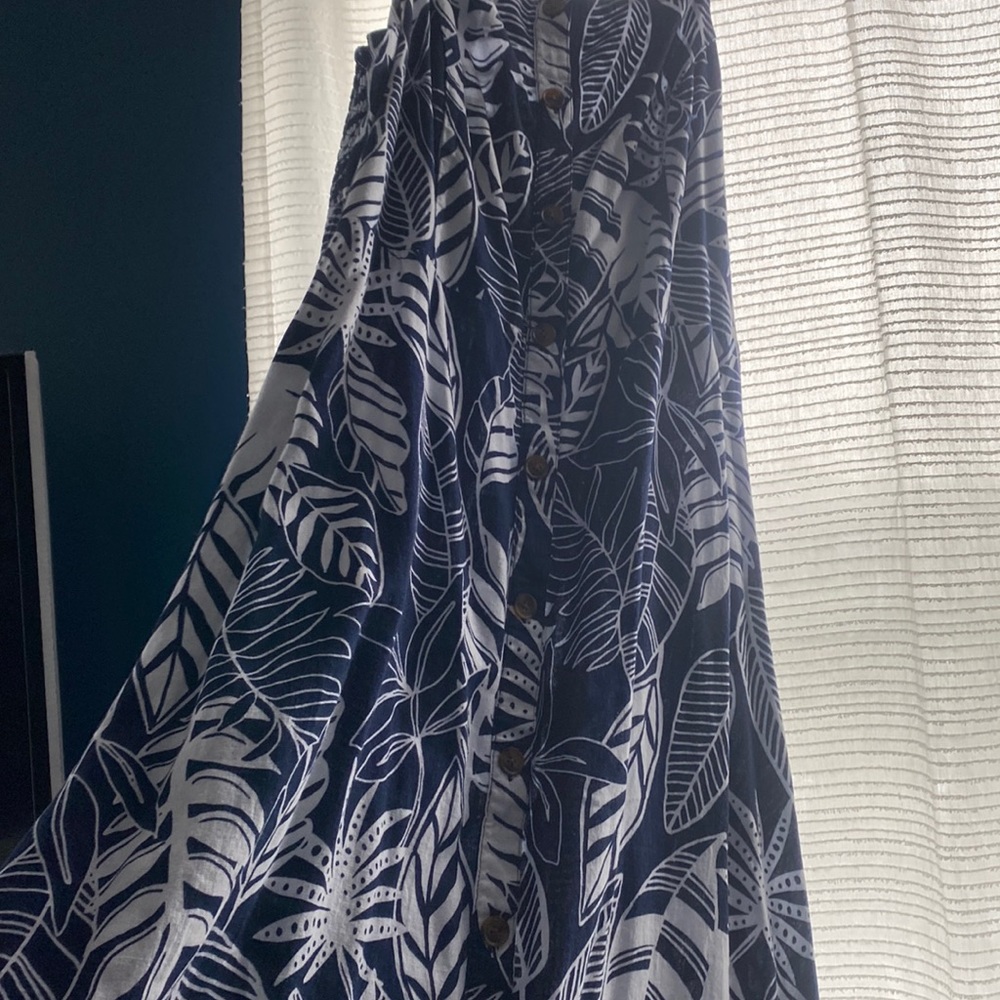 Old navy midi dress. Buttons down the whole front